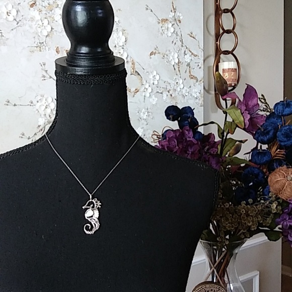 Sterling Silver Chain With Embellished Seahorse Pendant. - Picture 16 of 17